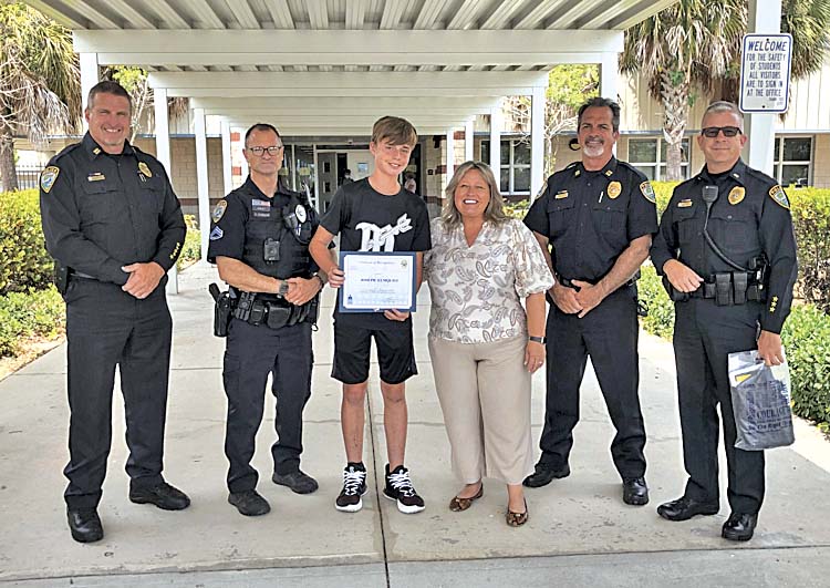 Two Mariner Middle School students receive ‘Do The Right Thing’ awards